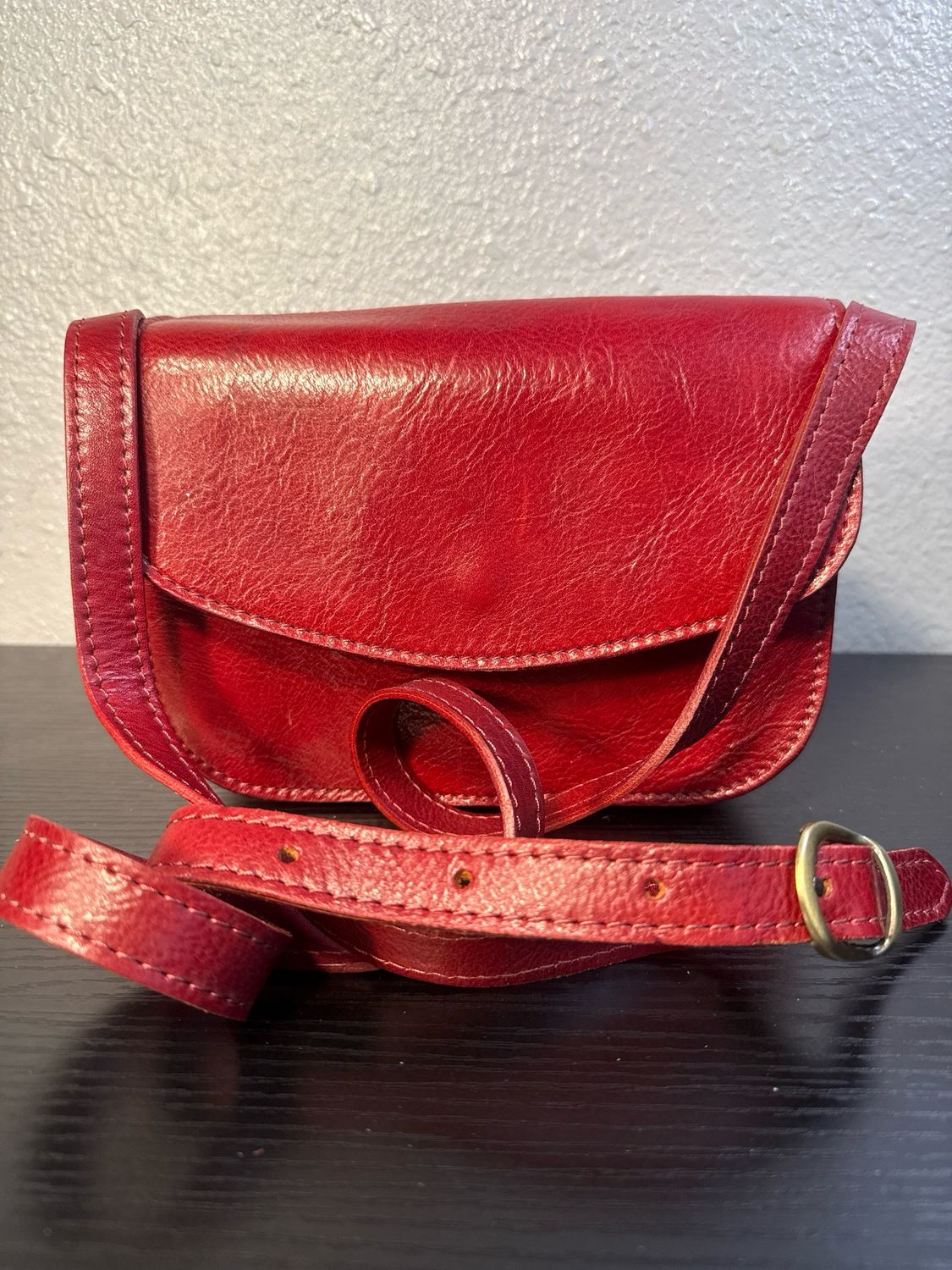 Unbranded Made In Italy, Burgundy, Saddle Leather Crossbody Bag Like New
