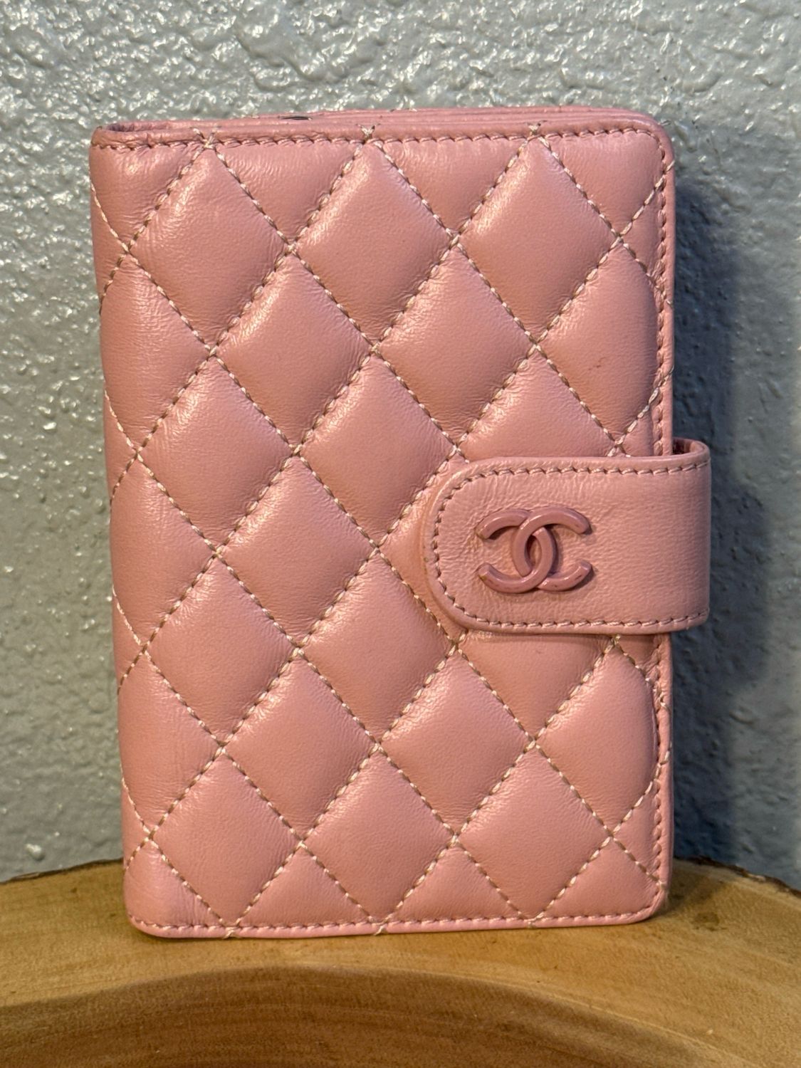 Chanel-esque pink Quilted Leather Wallet Like New 💥US SHIPPING ONLY