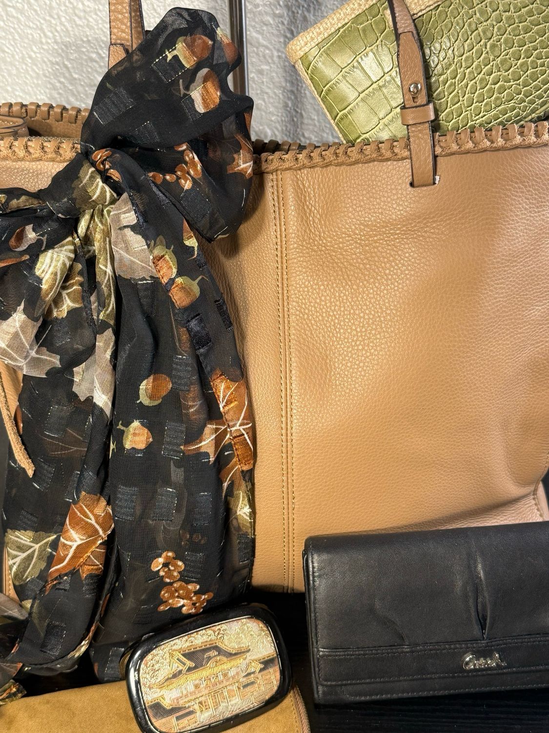 BUILD A BAG Vince Camuto, Coach Hobo International Bundle Like New