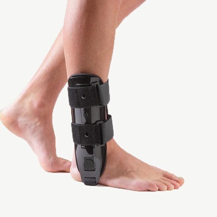 Orthèse stabilisatrice de cheville à boucles
