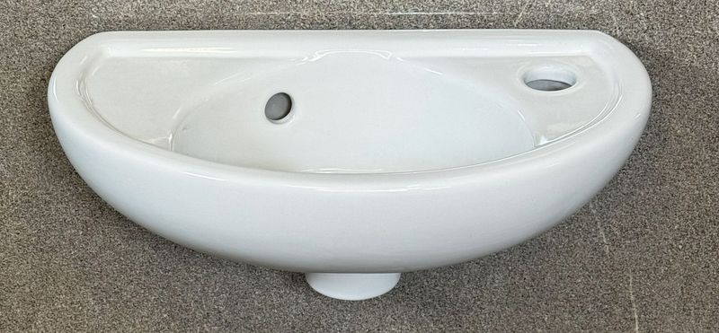 Kompact Cloakroom Basin 1 Tap Hole Right Hand