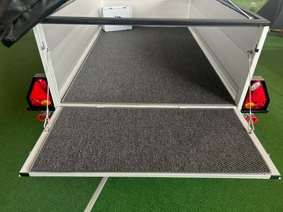Teppich für Heckklappe für den Anhänger Campooz