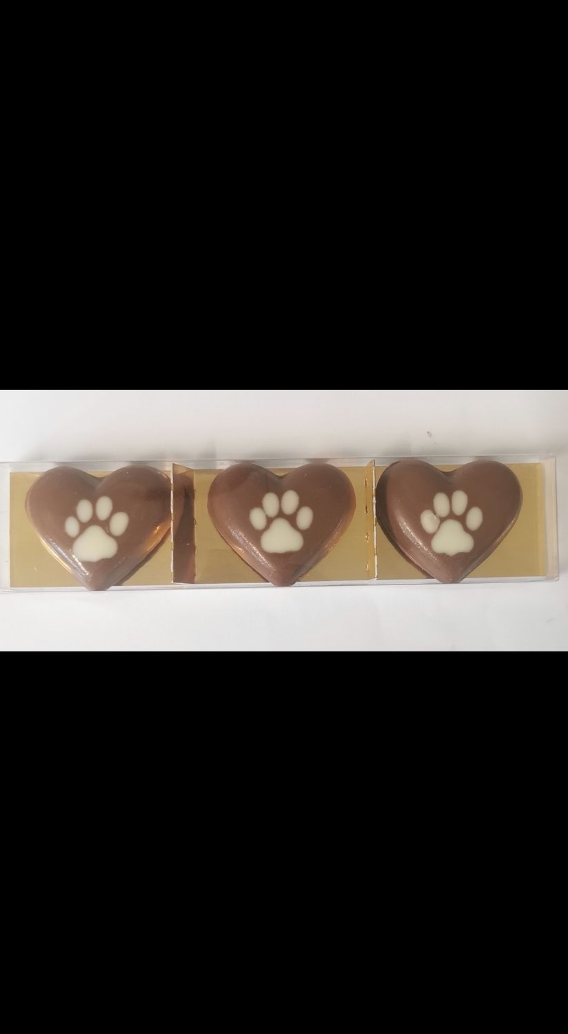 Pralinen Herzen kleine Herzen im 3er Set. mit Hunde Pfötchen maximale Bestellmenge 35Stk.