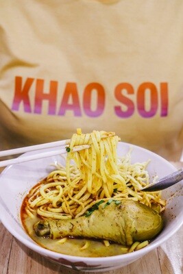 KHAO SOI graphic t-shirt in butter yellow