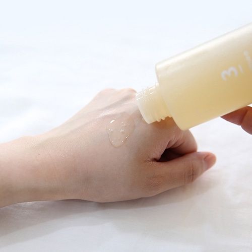 Numbuzin No. 3 Super Glowing Essence Toner