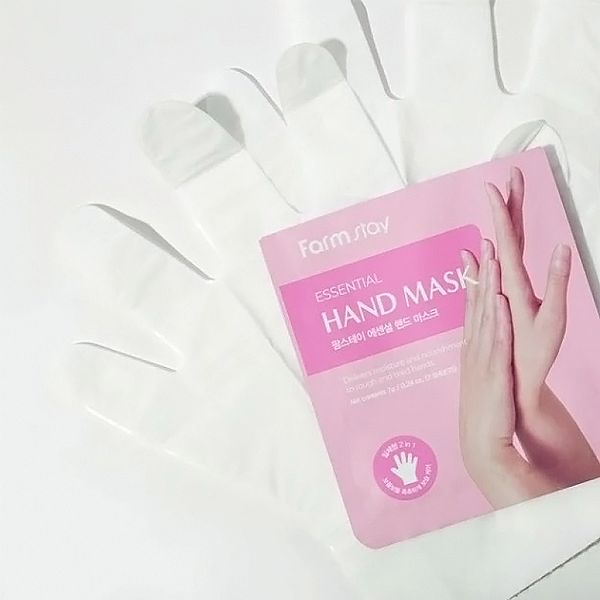 Farm Stay Essential Hand Mask