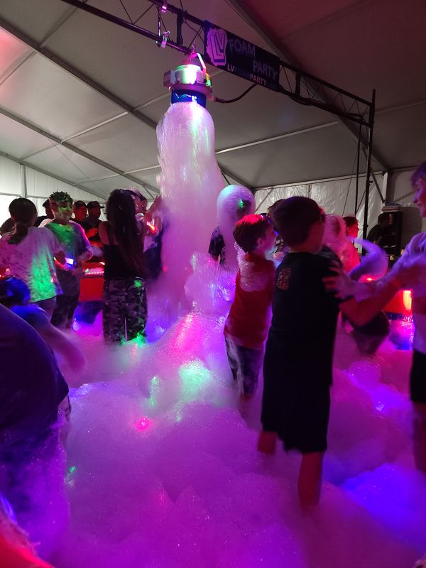 Nightclub Edition - Ultimate Glow Foam Pit Party Nightclub Edition - Ultimate Glow Foam Pit Party