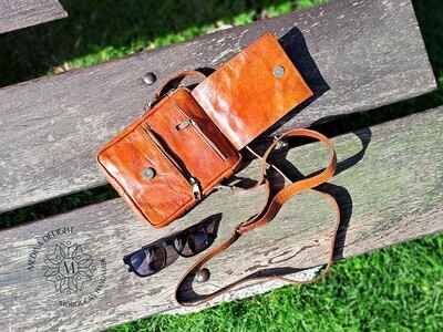 Men&#39;s Vintage Leather Pouch Bag With Adjustable