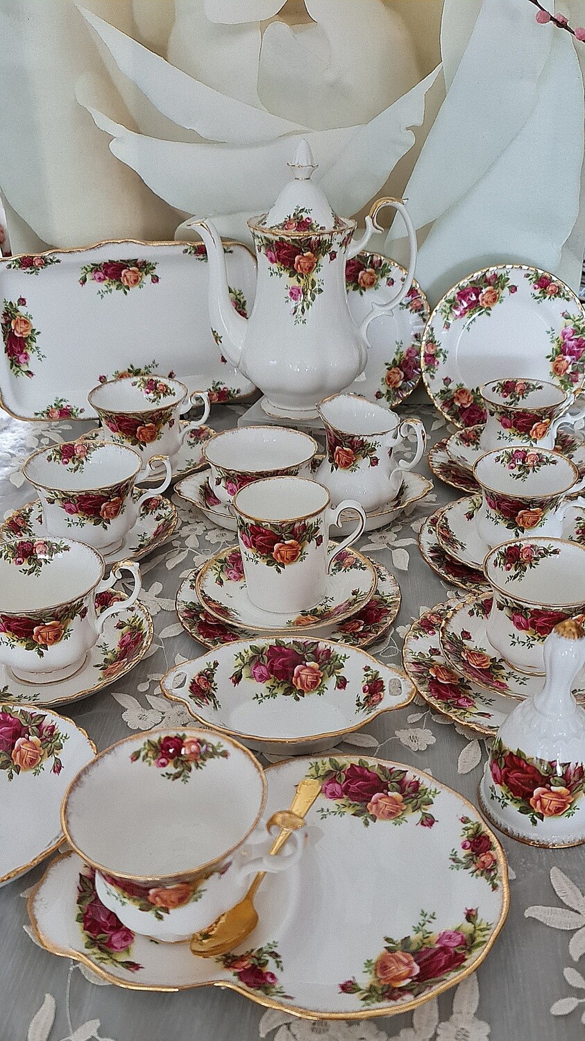 Royal Albert &quot;Old Country Roses&quot; Tea and cake service
