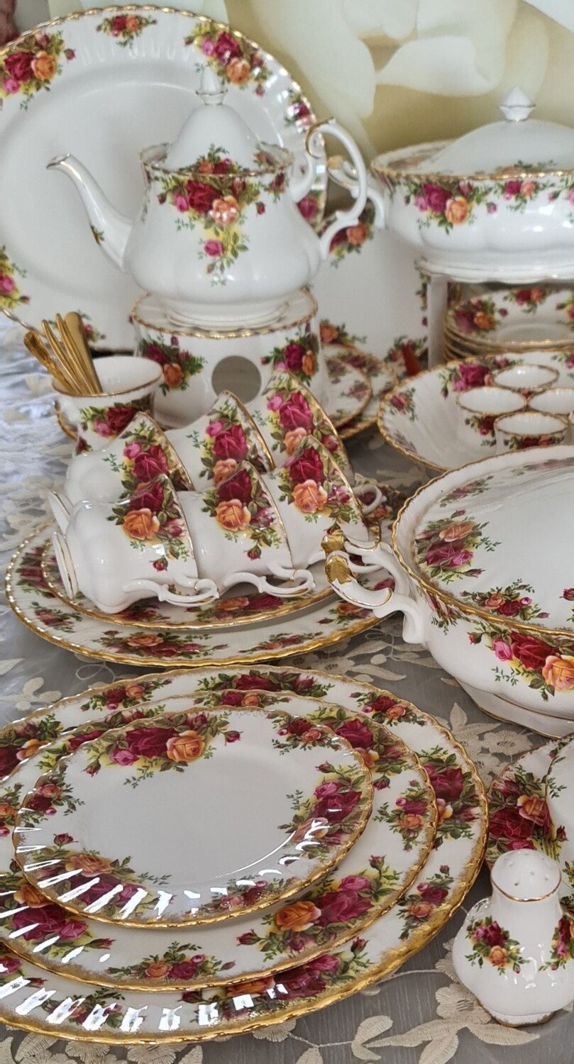 Royal albert old country roses dinner and tea set