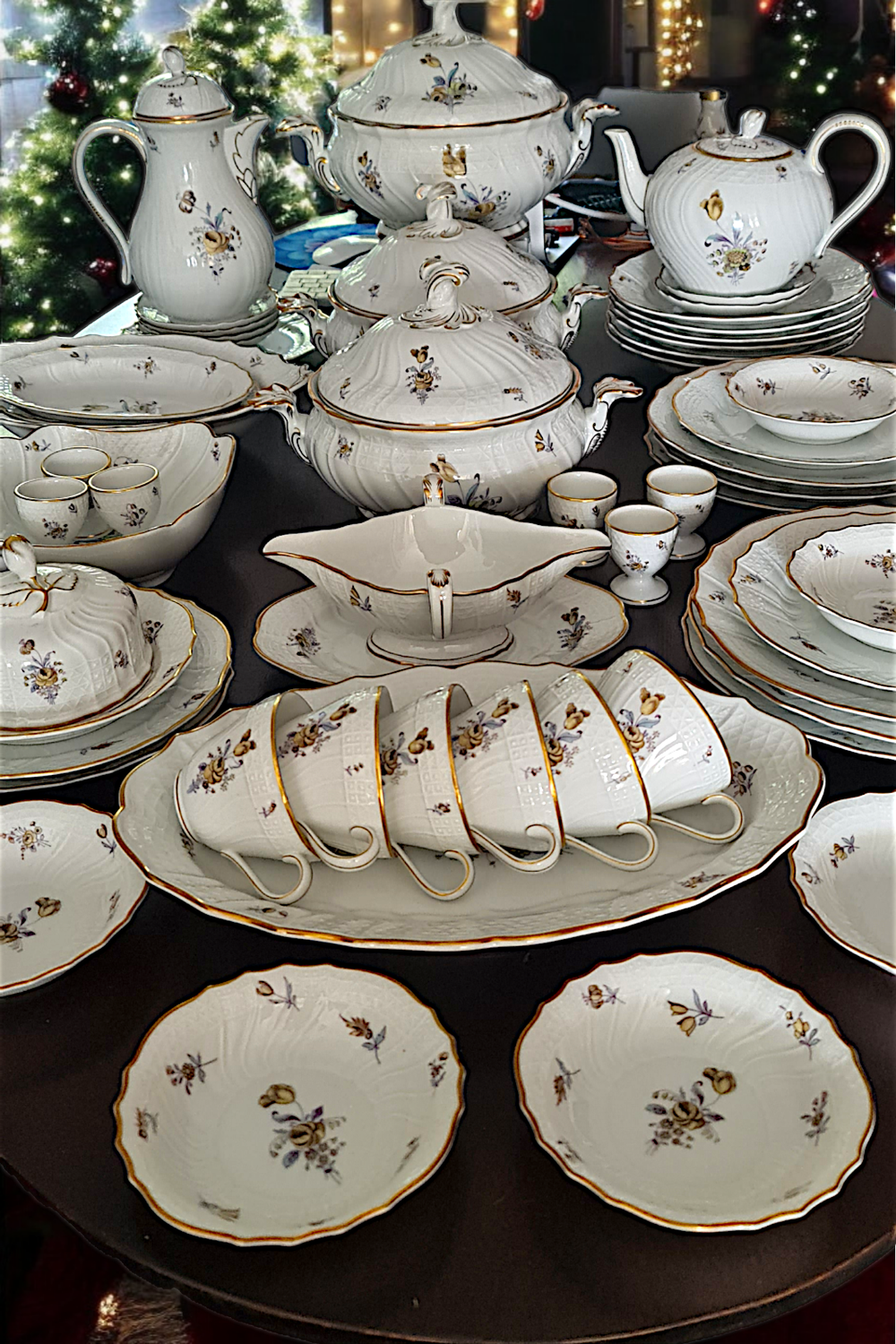 Antique German Hutschenreuther Dresden dinner &amp; tea service