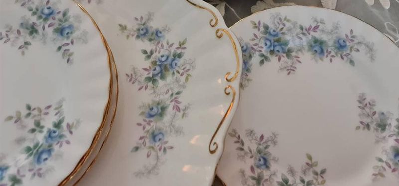 Royal Albert Bone China Cake Plate Set of 10 with Server, Blue Blossom