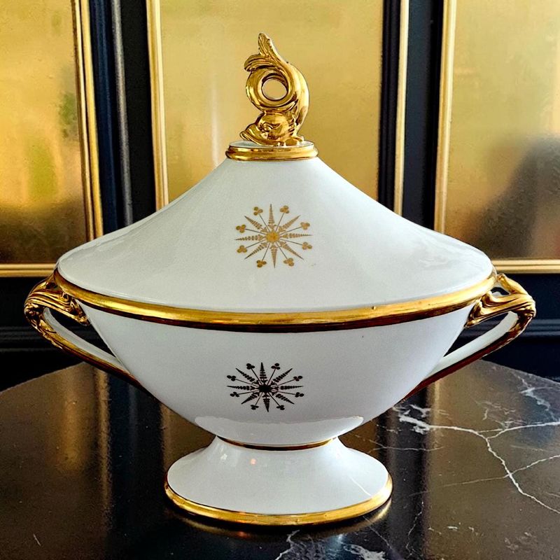 Antique French Locré Porcelain Dinner Service, circa 1780-1790, Hand-Painted Gilded Rim