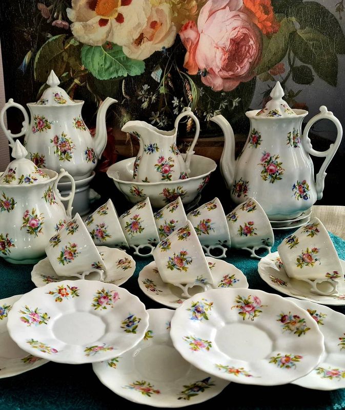 Antique Old Paris Hand-Painted Tea Set with Floral Sprays, c.1890-1905