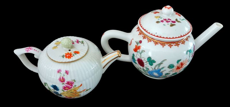 Franklin Mint Set of 10 Hand-Painted Miniature Teapots, Victoria &amp; Albert Museum 1985