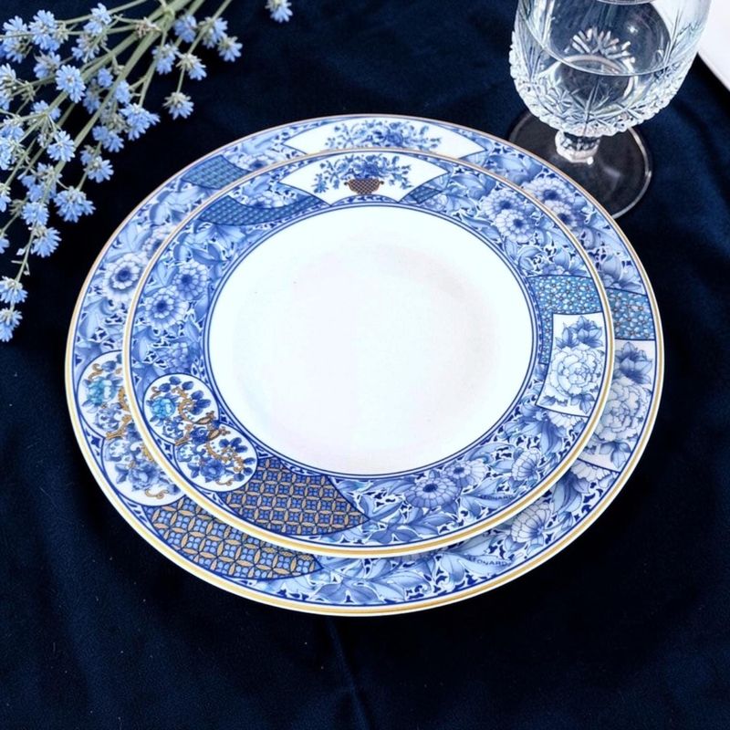 Rare Hutschenreuther 'Concorde' Blue &amp; White Bone China Chinoiserie Dinner Set