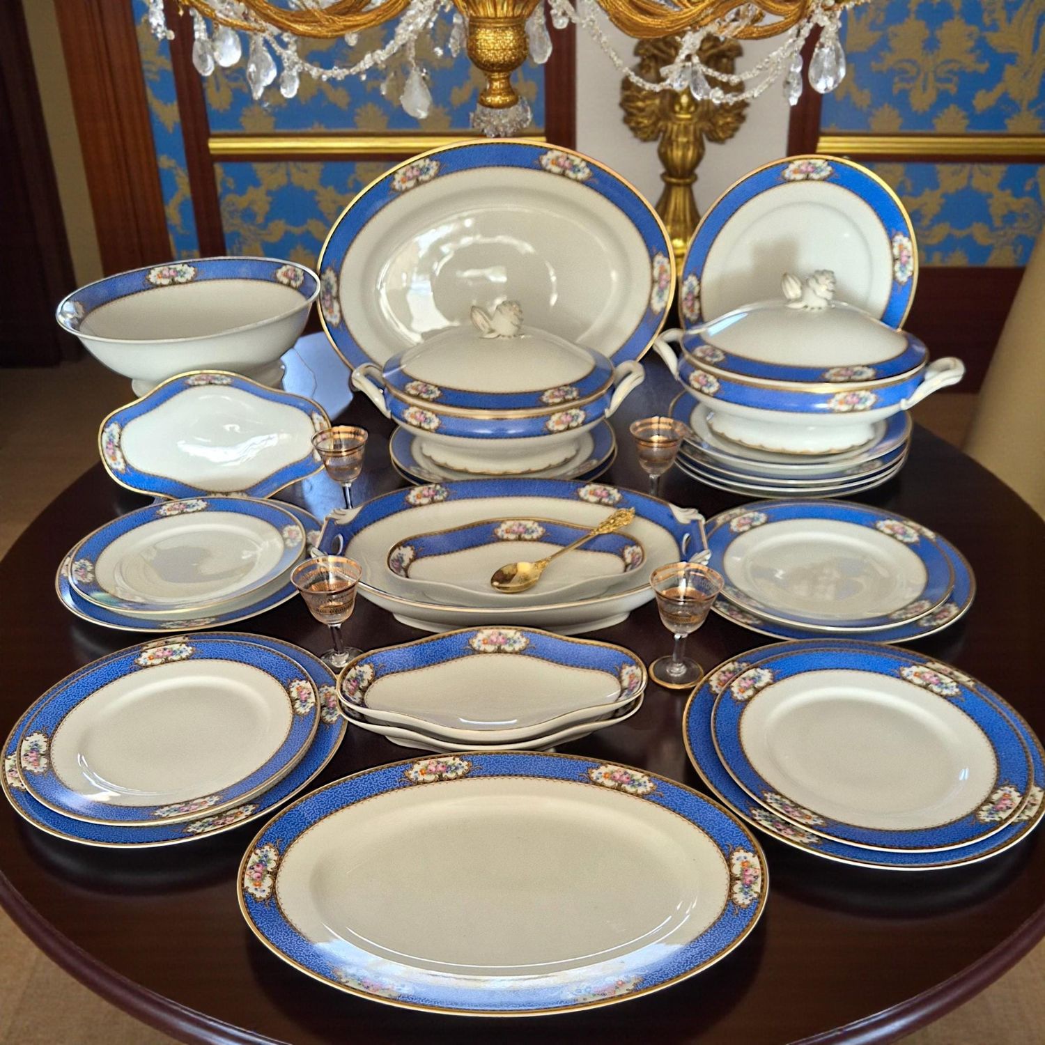 Paul Müller Bavarian Porcelain Dinnerware Set – Royal Blue, Gold Trim, 1950s