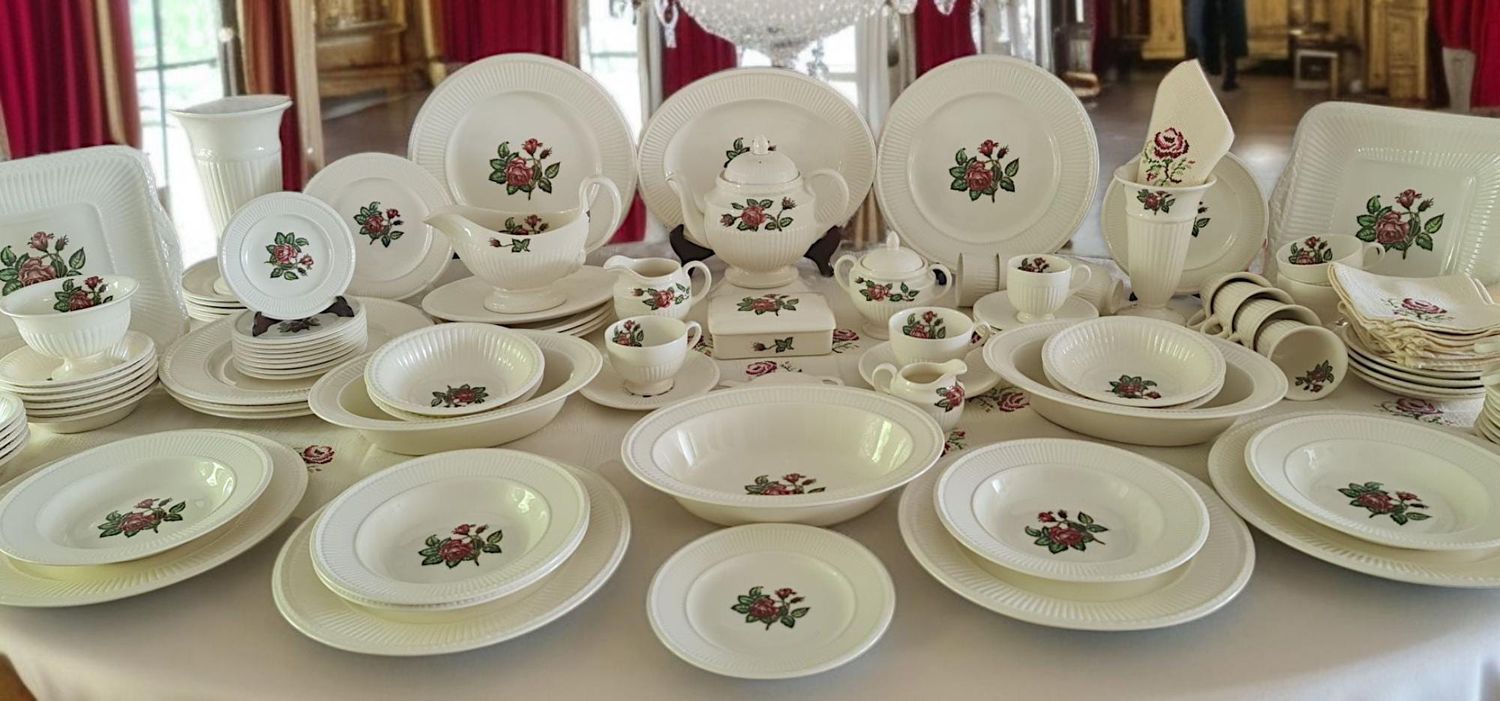 Vintage Wedgwood "Moss Rose" Dinner &amp; Tea Set, England, 90+ Pieces