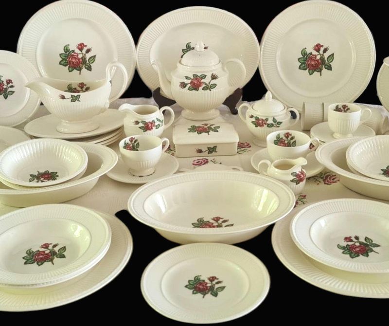 Vintage Wedgwood "Moss Rose" Dinner &amp; Tea Set, England, 90+ Pieces