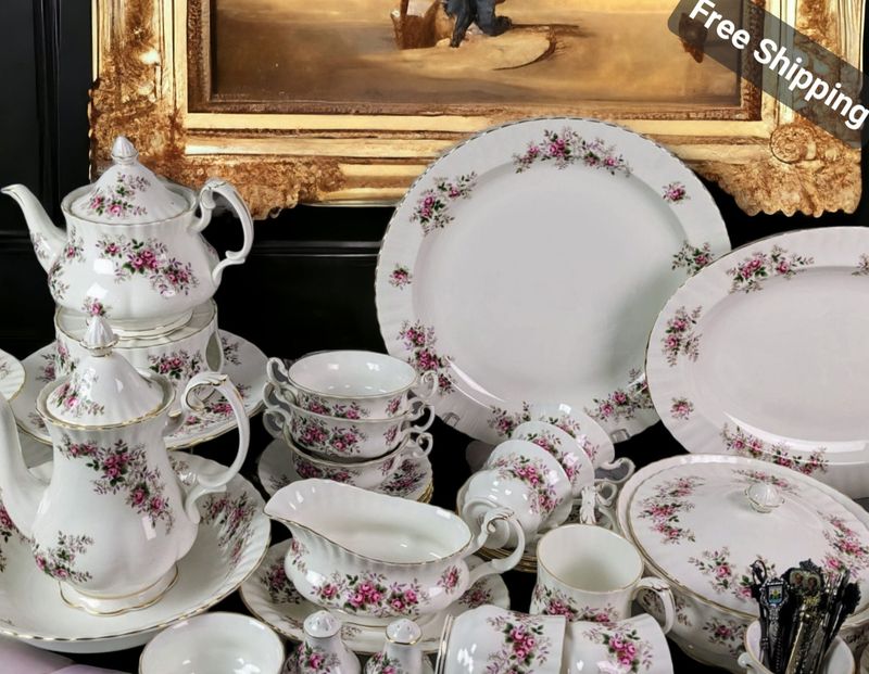 Royal Albert Lavender Rose 82-Piece Bone China Dinner Tea Service