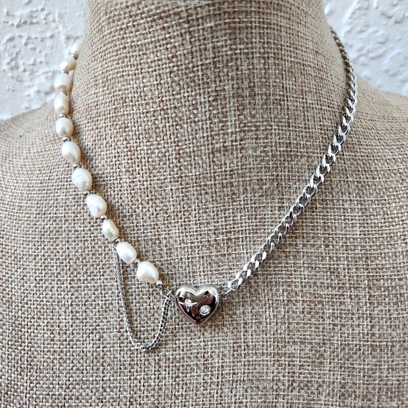 Barroque Pearls with Silver Chain and Heart