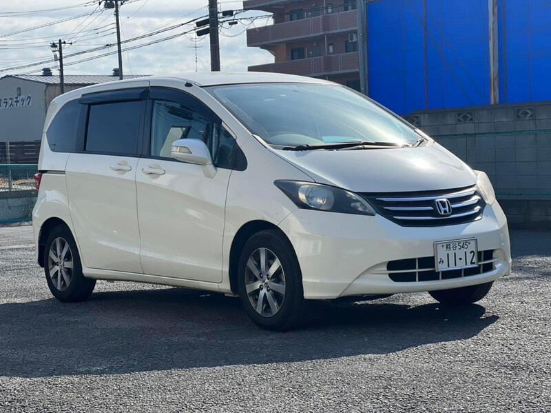 Honda Freed G Grade Selection