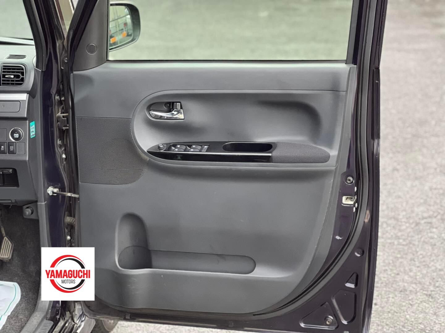 Daihatsu Tanto Custom ECO Idle