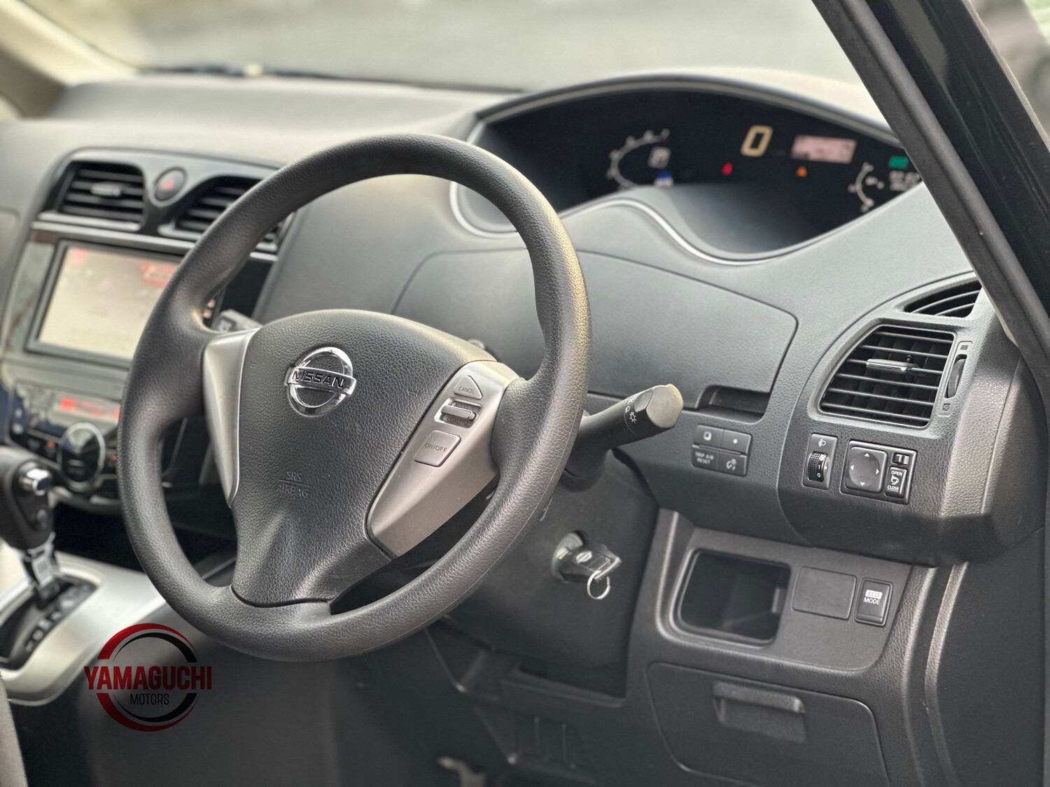 Nissan Serena 20S Selection Grade