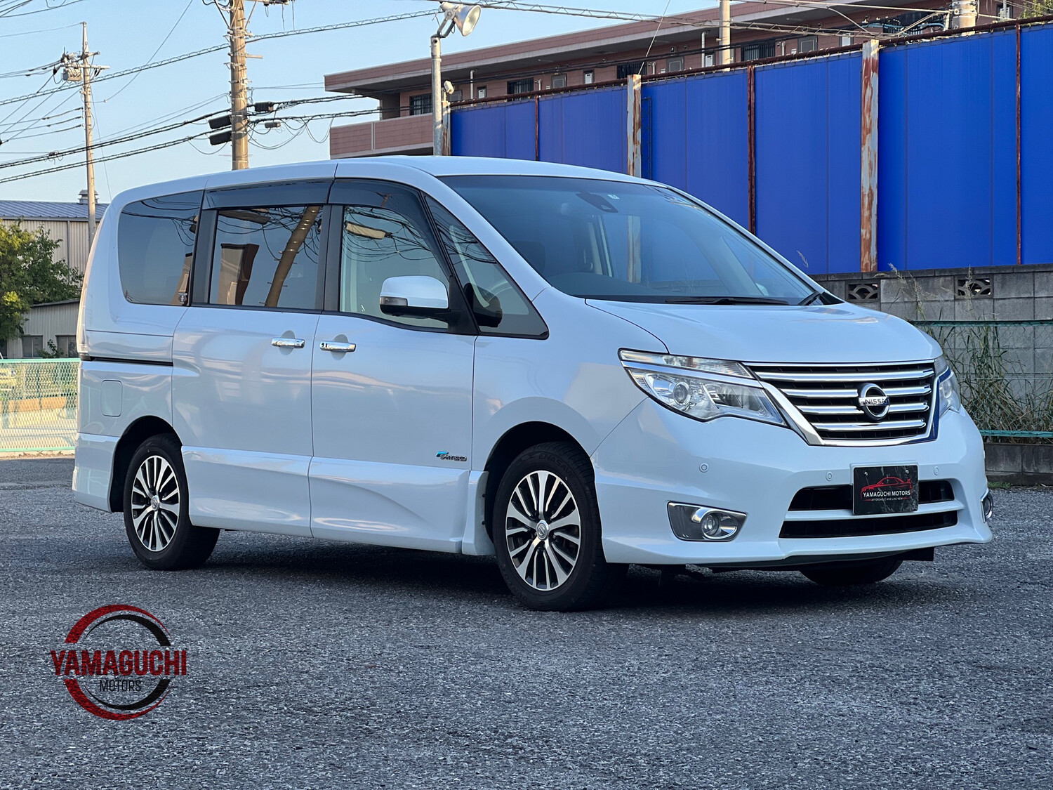   Nissan Serena ハイウェイスターVセレクション プラスセーフティHV Pure Drive S-Hybrid Selectionå
