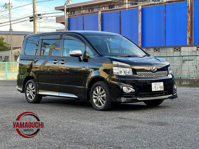 Beautiful Toyota Voxy ZS Grade With Auto And Manual Transmission Full Option For Sale