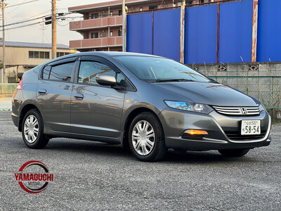 Beautiful Honda Insight Hybrid Low Milage For Sale with Cruise Control Options