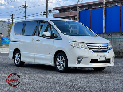 Nissan Serena ハイウェイスターVセレクション プラスセーフティHV Pure Drive Selection