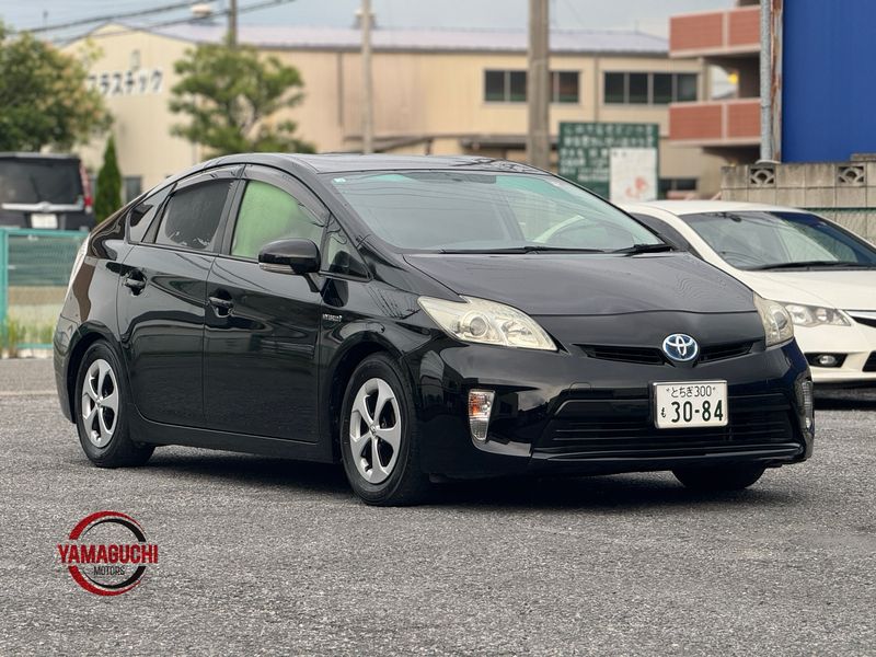 Toyota Prius Hybrid G Grade 2012 Model Toyota Prius Hybrid G Grade 2012 Model