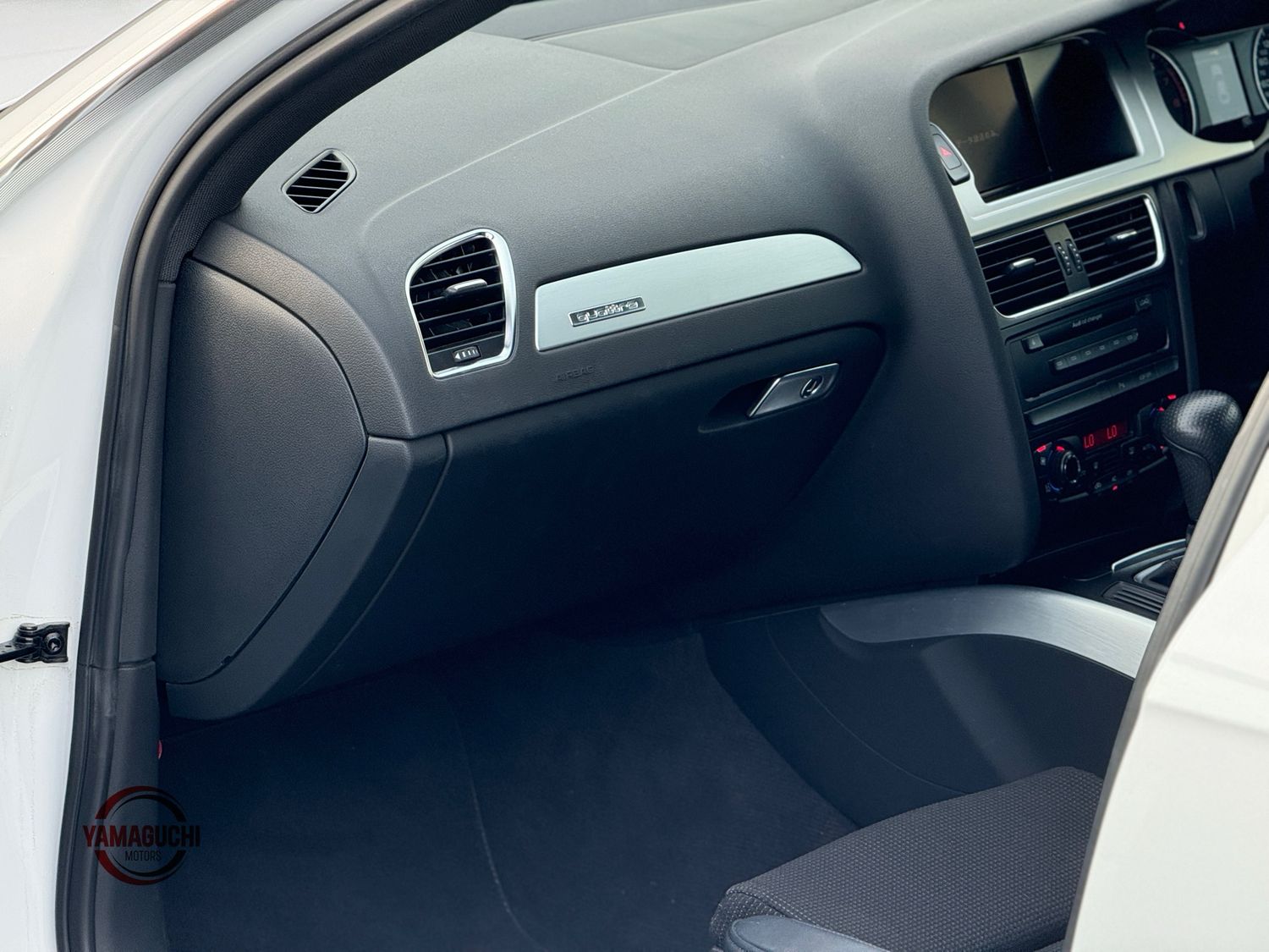 AUDI A4 2.0T QUATTRO SPORTS TYPE 4WD