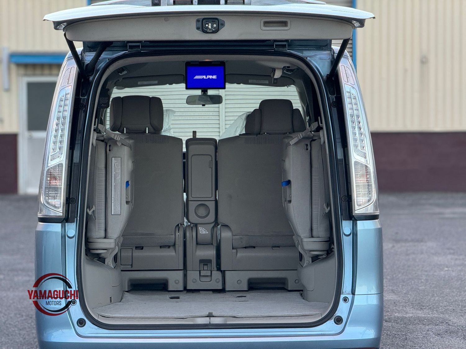 ✨ Nissan Serena S-Hybrid Pure Drive Selection for Sale! ✨