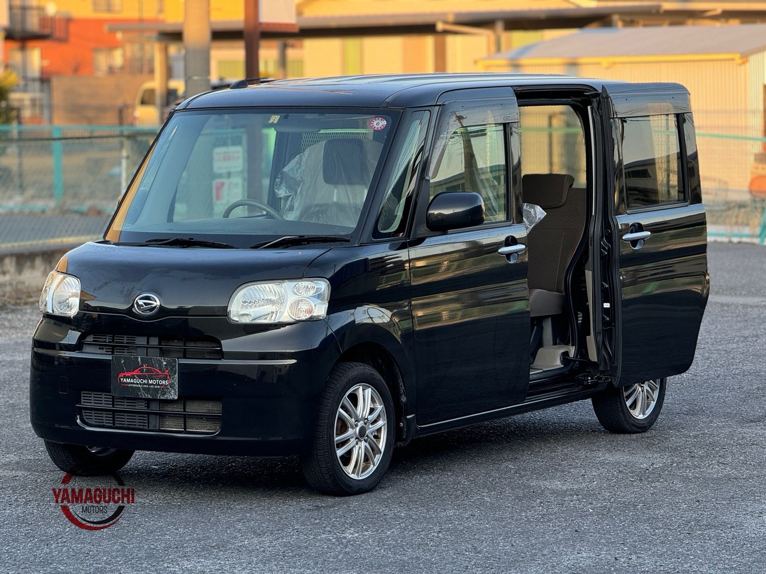 BEAUTIFUL DAIHATSU TANTO WITH ECO IDLE