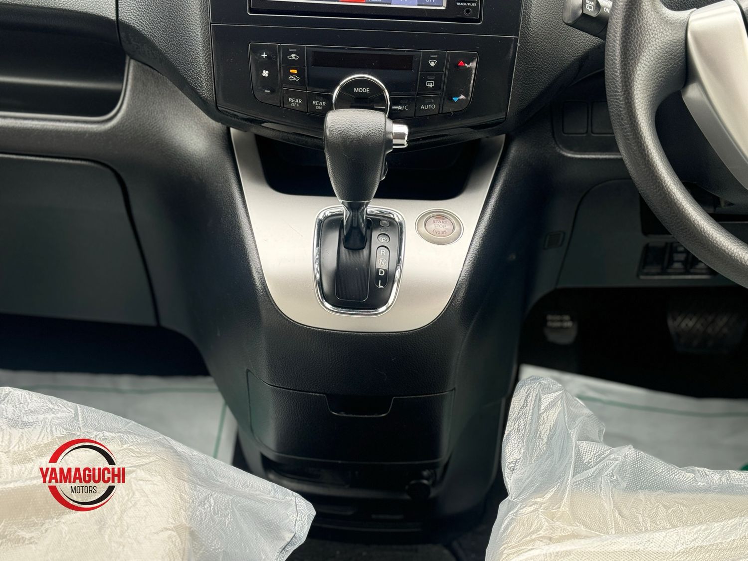 ✨ Nissan Serena 20S Selection for Sale! ✨