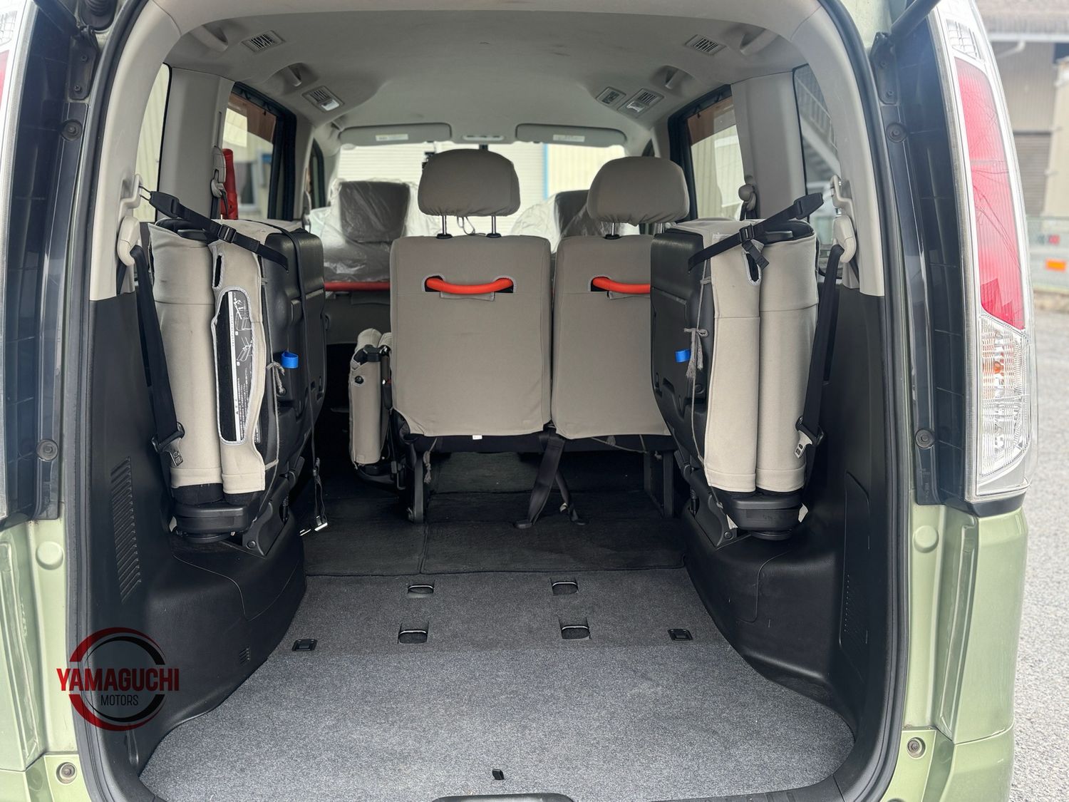 ✨ Nissan Serena 20S Selection for Sale! ✨