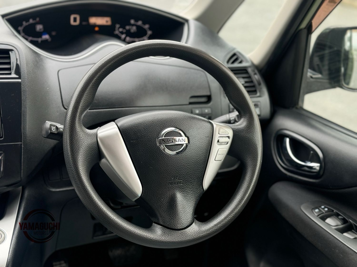 ✨ Nissan Serena 20S Selection for Sale! ✨