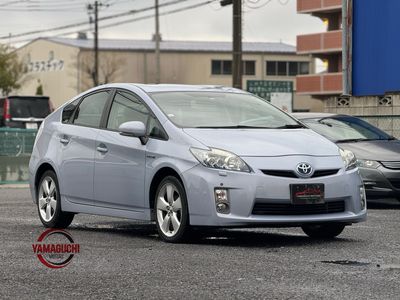 Beautiful Toyota Prius Hybrid G LED Edition For Sale Low Milage