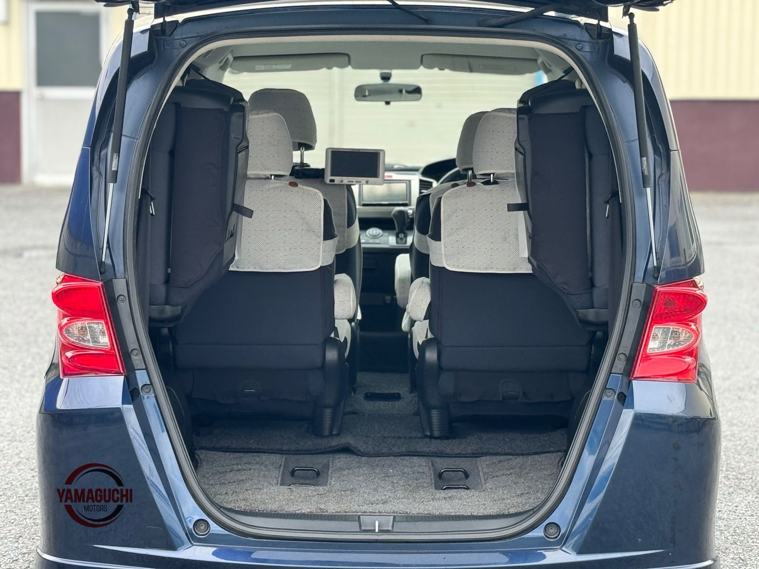 Beautiful Honda Freed GL Package For Sale