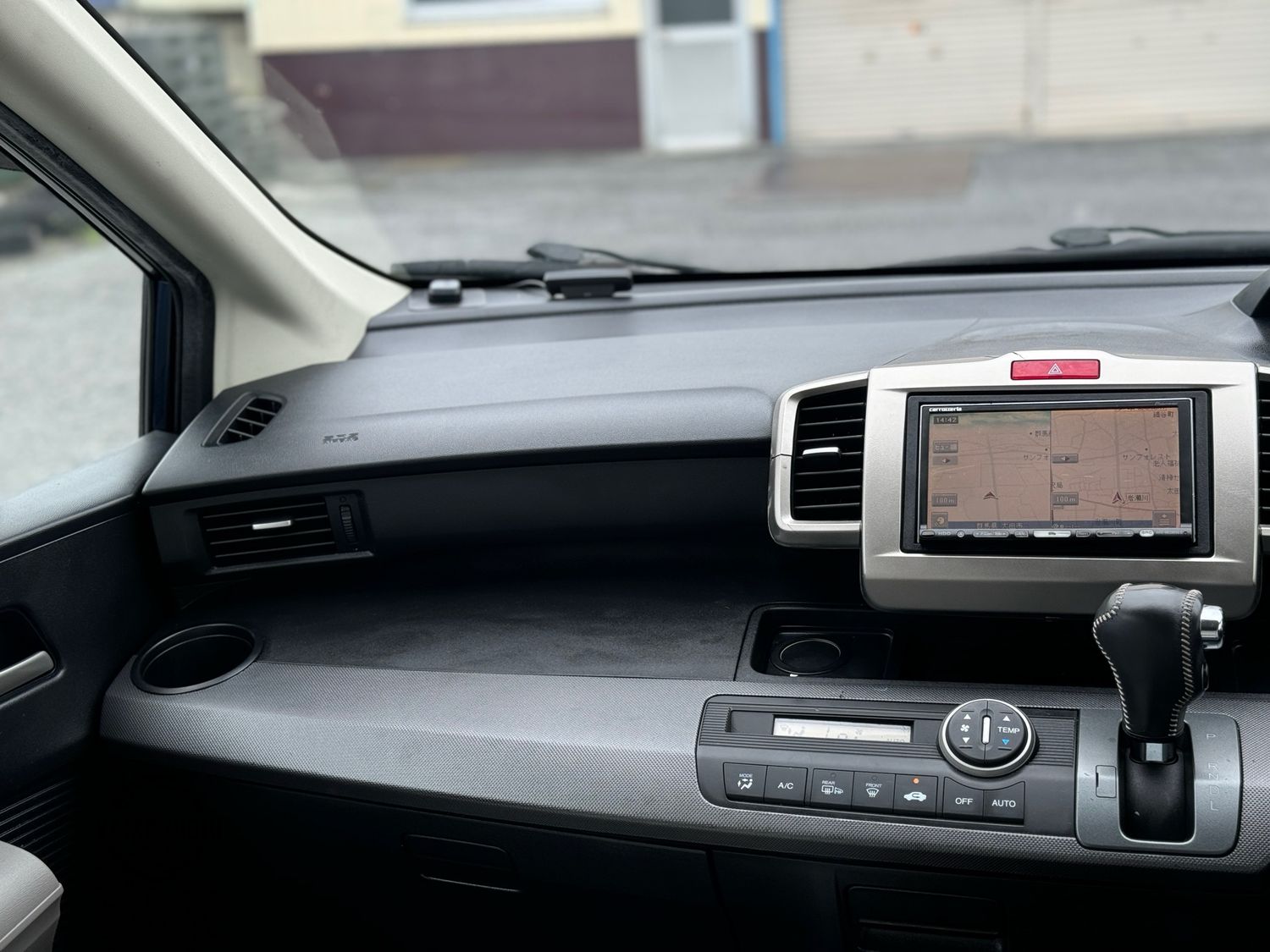 Beautiful Honda Freed GL Package For Sale