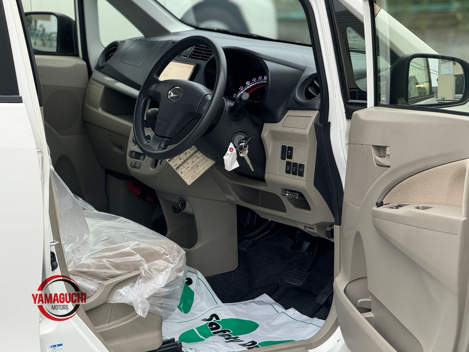 Beautiful Daihatsu Move Eco Idle 2015 Model L_SA Selection 4WD For Sale