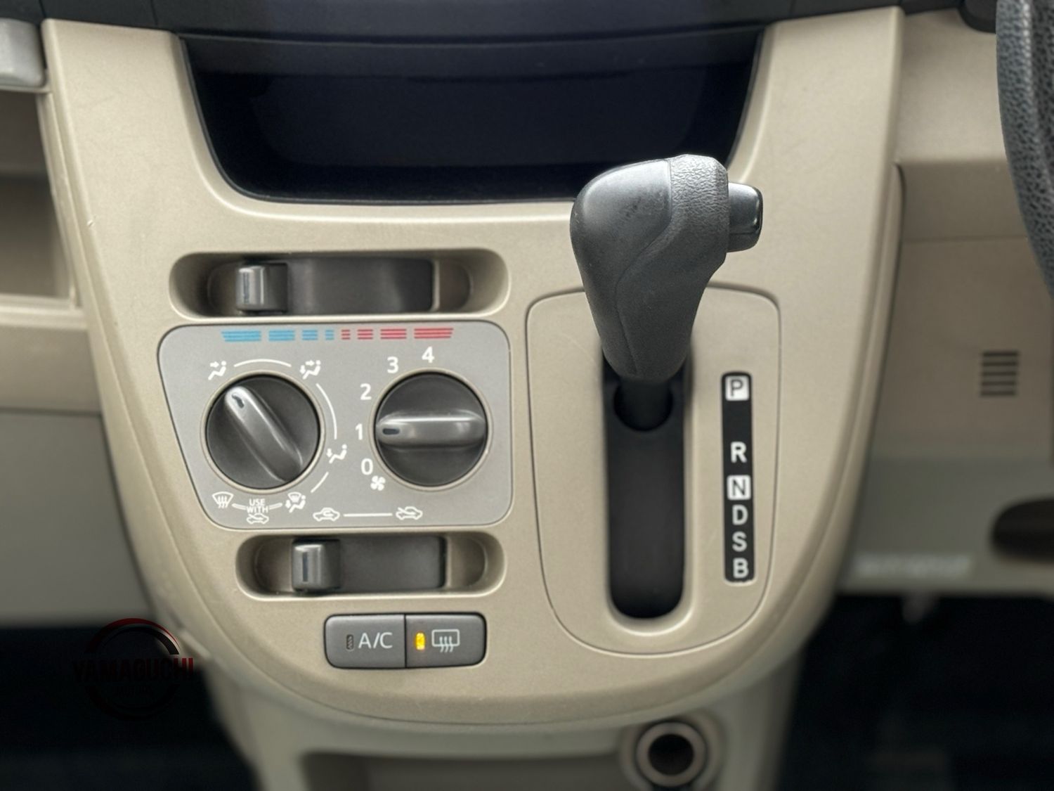 Beautiful Daihatsu Move Eco Idle 2015 Model L_SA Selection 4WD For Sale