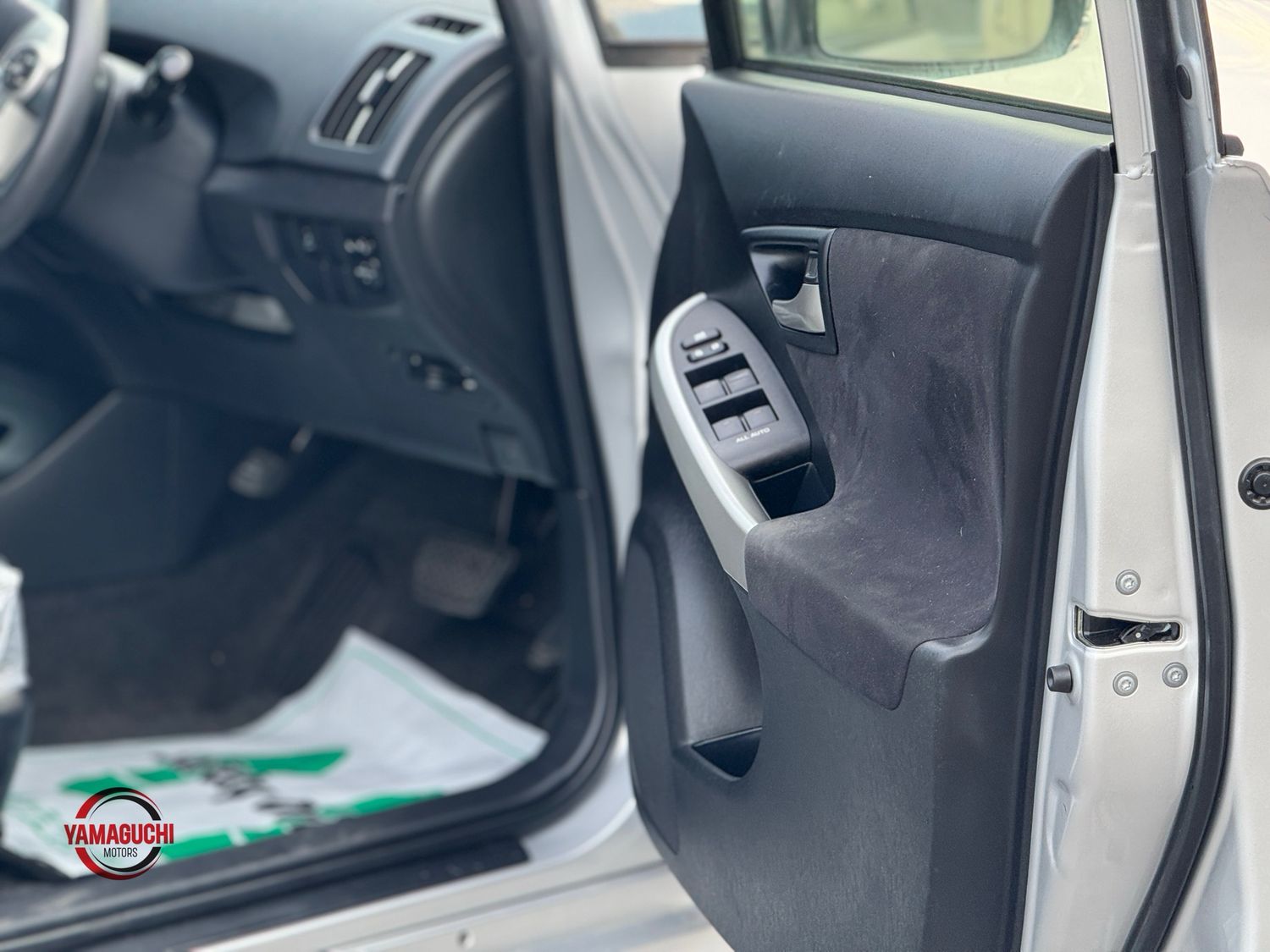 Toyota Prius Hybrid 2014 Model G Grade Edition For Sale