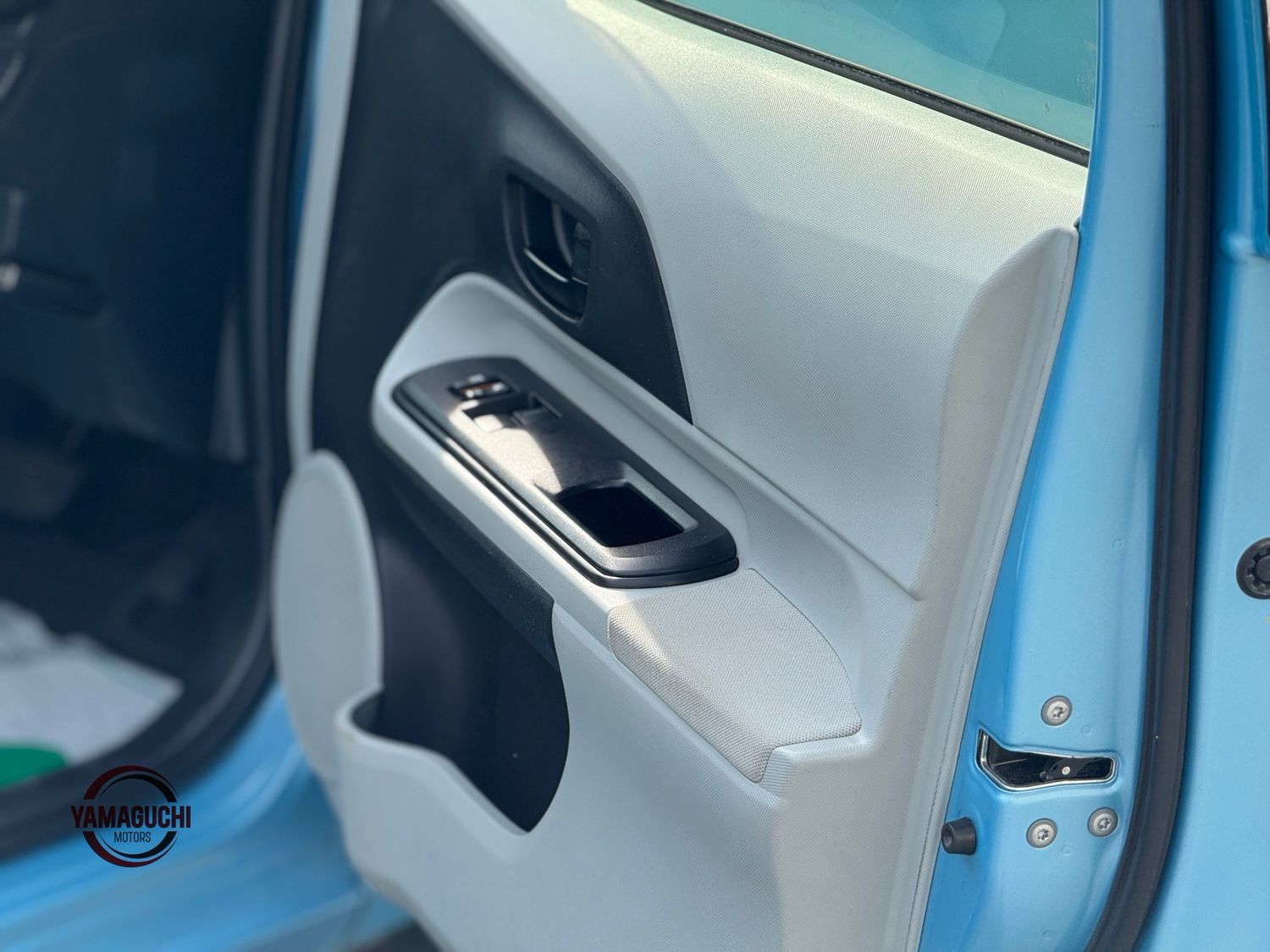 Toyota Aqua Hybrid G Grade Edition For Sale In Just 520,000¥