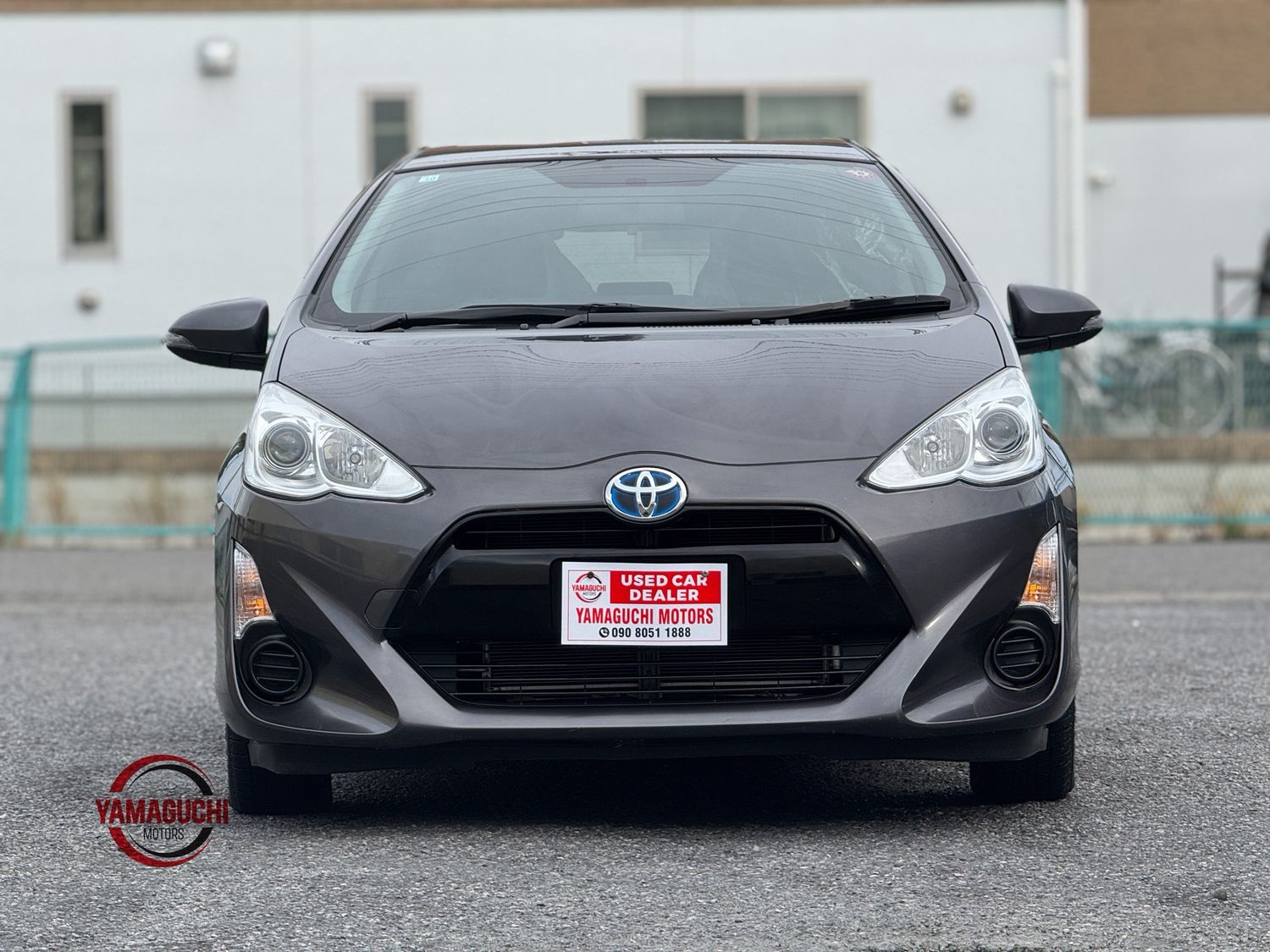 🌟 2016 Toyota Aqua Hybrid – Premium Grey Edition