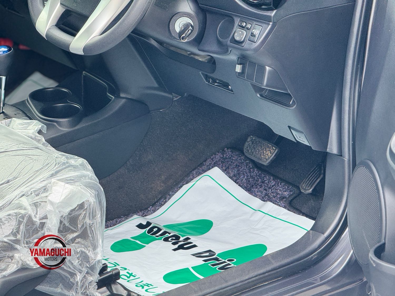 🌟 2016 Toyota Aqua Hybrid – Premium Grey Edition