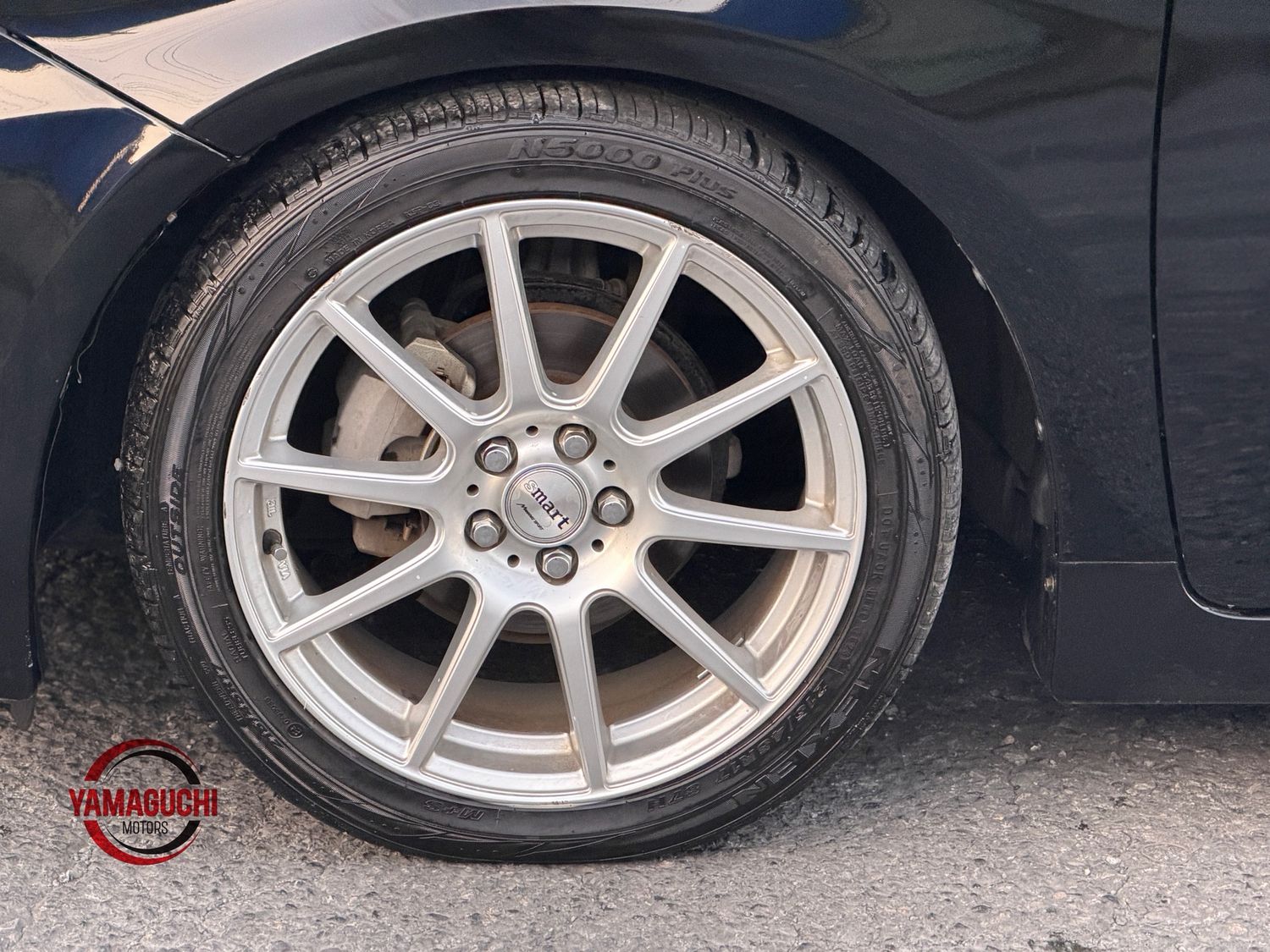 Beautiful Toyota Prius Hybrid In Black Colour 