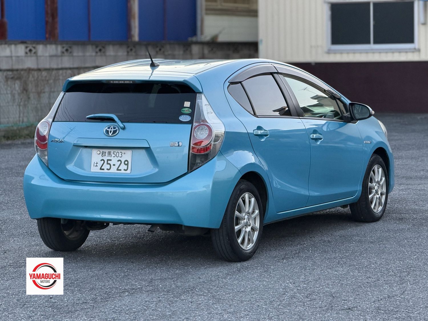Toyota Aqua Hybrid Blue Edition 